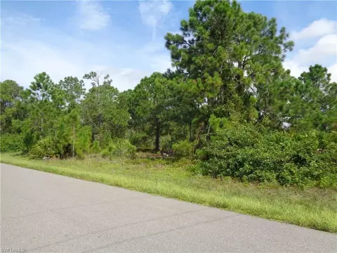 2154 Vantage St, Lehigh Acres, FL 33972