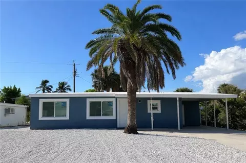 149 Hibiscus Dr, Fort Myers Beach, FL 33931