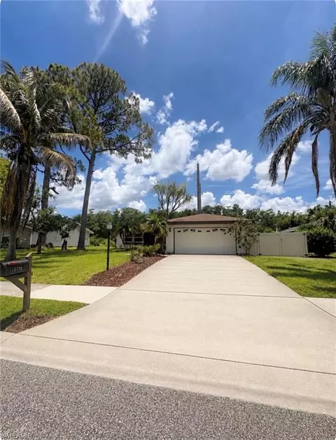 15776 Treasure Island Ln, Fort Myers, FL 33905