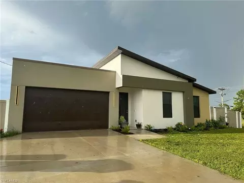 1613 N Gator Cir, Cape Coral, FL 33909
