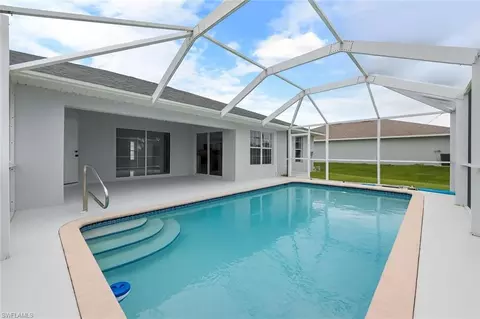 1718 NE 40th Ln, Cape Coral, FL 33909