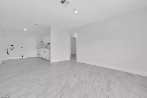 54555457 Tenth Ave, Fort Myers, FL 33907