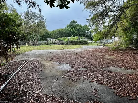 675 El Paso Trl, Immokalee, FL 34142