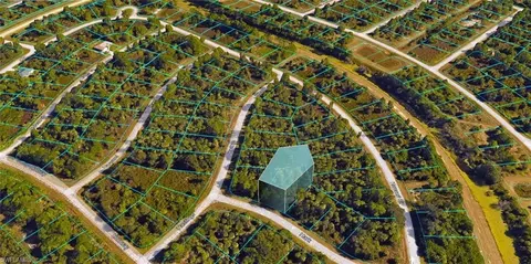 Hark Pl, North Port, FL 34288