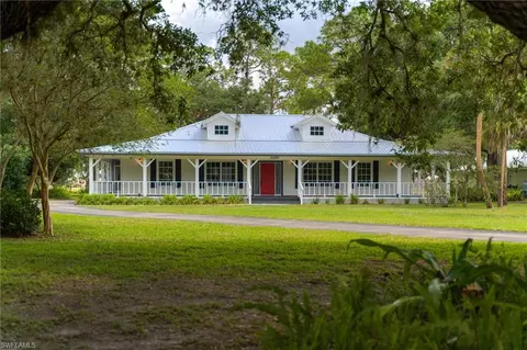 1270 Riverbend Dr, Labelle, FL 33935