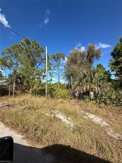 3418 70th St W, Lehigh Acres, FL 33971