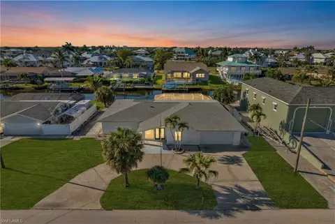 6401 Plumosa Ave, Fort Myers, FL 33908
