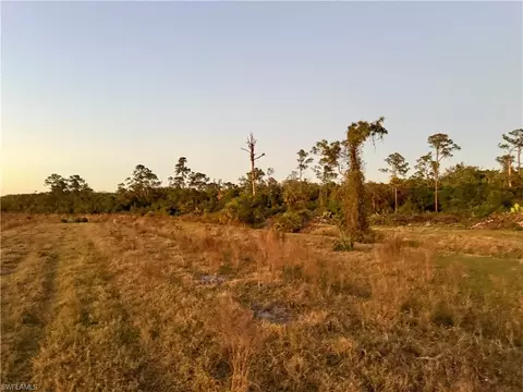 Secretariat Dr, Labelle, FL 33935