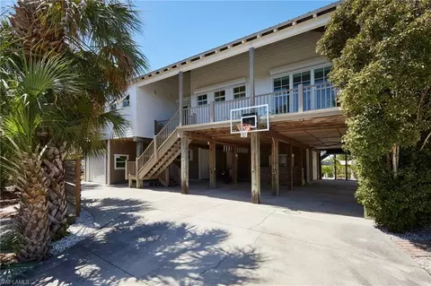 16247 Boyce Dr, Bokeelia, FL 33922