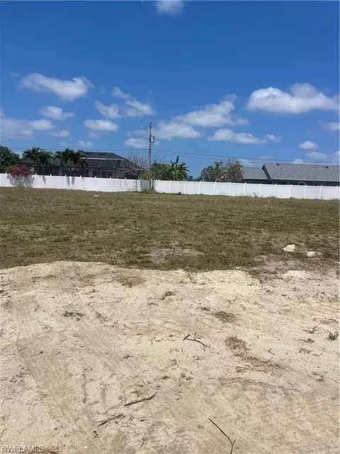 2128 NE 15th Ave, Cape Coral, FL 33909