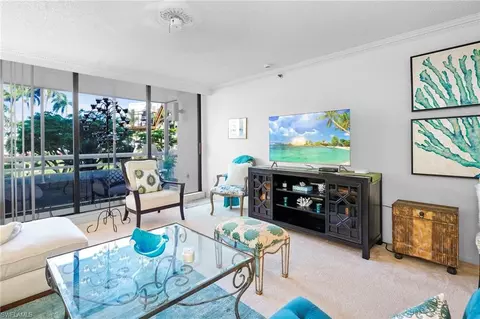 3100 Gulf Shore Blvd N #104, Naples, FL 34103