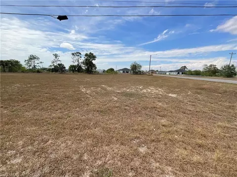1911 NE 42nd St, Cape Coral, FL 33909