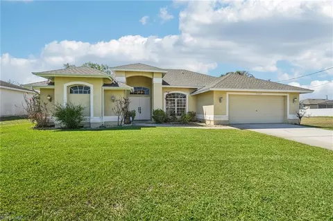 4007 11th St W, Lehigh Acres, FL 33971