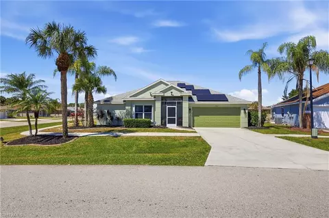1501 Honor Ct, Lehigh Acres, FL 33971
