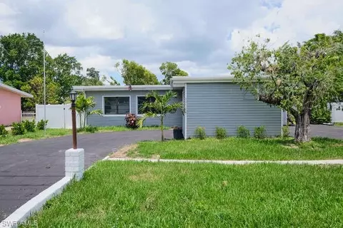4370 Deleon St, Fort Myers, FL 33901