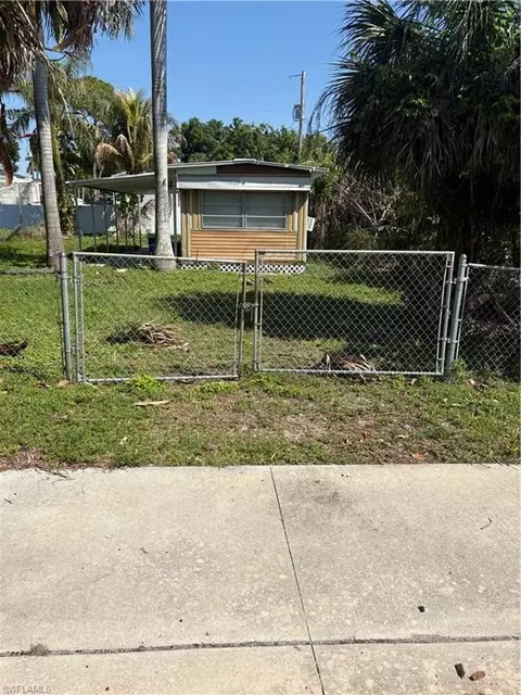 336 San Bernardino St, North Fort Myers, FL 33903
