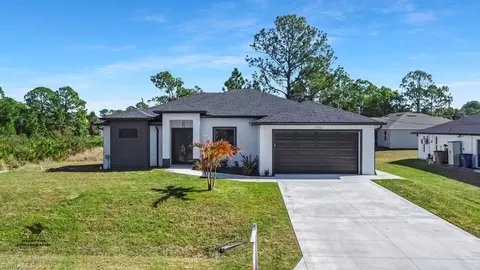 1752 Pine Ave, Lehigh Acres, FL 33972