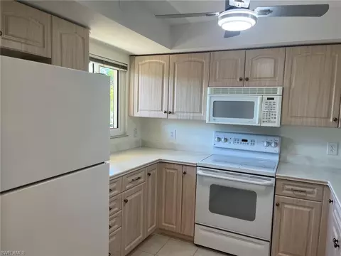 7402 Lake Breeze Dr #202, Fort Myers, FL 33907