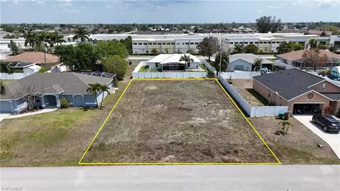 4313 SW 9th Pl, Cape Coral, FL 33914