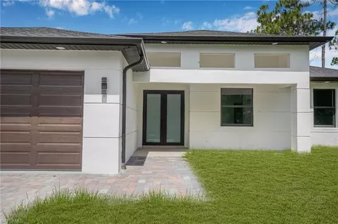 718 Bennington Dr, Lehigh Acres, FL 33974