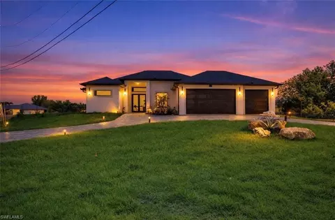 323 NW 11th Ter, Cape Coral, FL 33993