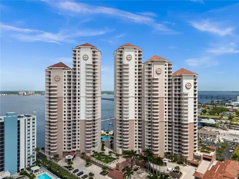 2090 W First St #G807, Fort Myers, FL 33901