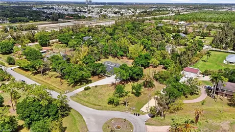 6227 Foxfire Ln, Fort Myers, FL 33912