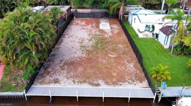2228 Marina Park Dr, Fort Myers, FL 33905