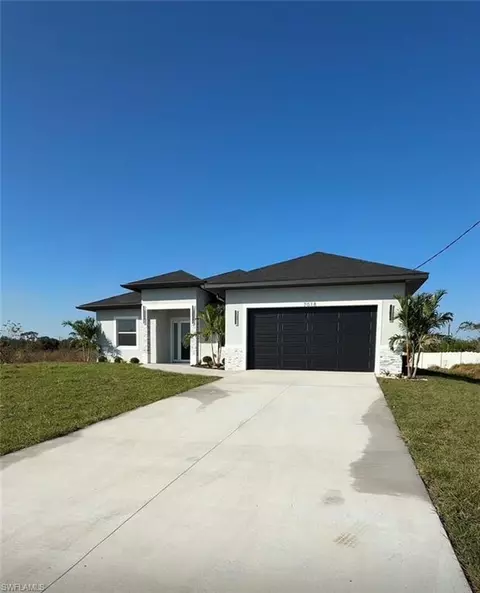 7020 Burma Cir, Labelle, FL 33935