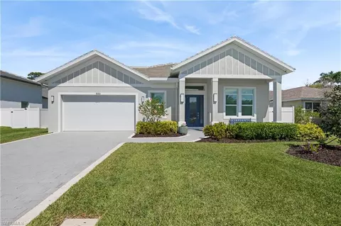 553 106th Ave N, Naples, FL 34108