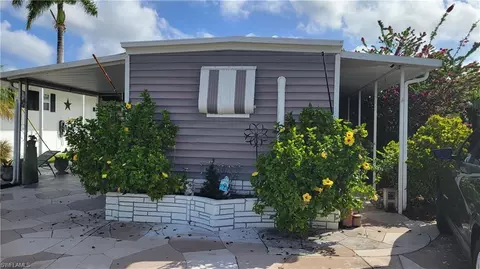 91 Sun Cir, Fort Myers, FL 33905