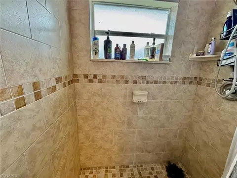 Bath - 720 Shadyside St, Lehigh Acres, FL 33936 photo 2 of 5