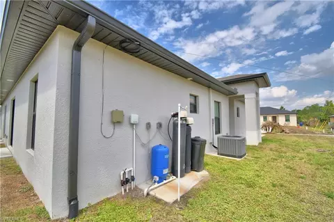 713715 W 12th St, Lehigh Acres, FL 33972