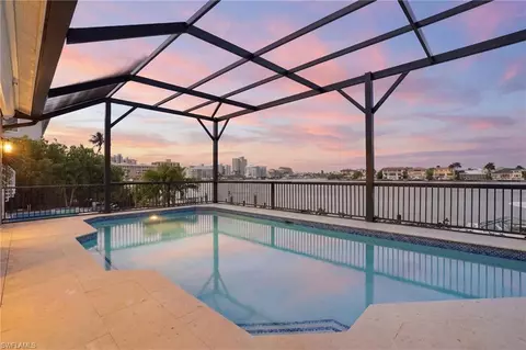 325 Oak Ave, Naples, FL 34108