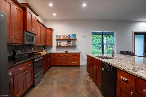 1561 Lynwood Ave, Fort Myers, FL 33901