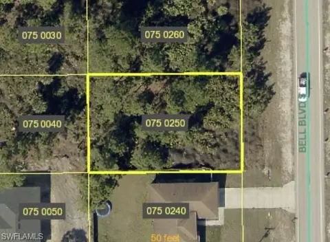 844 Bell Blvd, Lehigh Acres, FL 33974