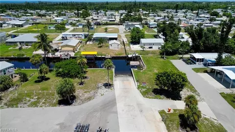7144 Ladyfish Dr, Saint James City, FL 33956
