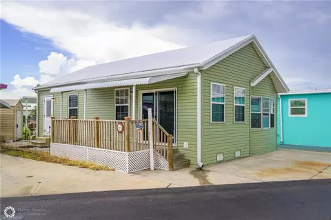 11089 Sunglow Ln, Fort Myers, FL 33908