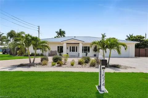 1574 Ricardo Ave, Fort Myers, FL 33901