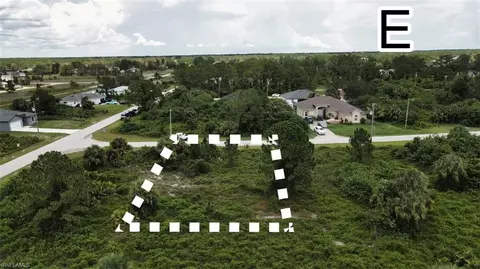 752 Gallo Ave S, Lehigh Acres, FL 33974