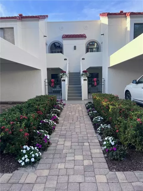 619 Beachwalk Cir #I201, Naples, FL 34108