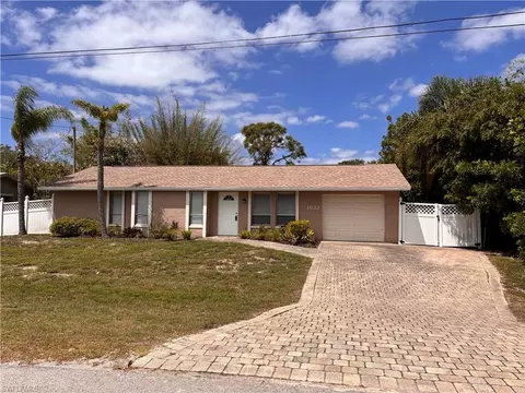 1933 Flamingo Dr, North Fort Myers, FL 33917