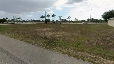 2008 NE 16th Pl, Cape Coral, FL 33909