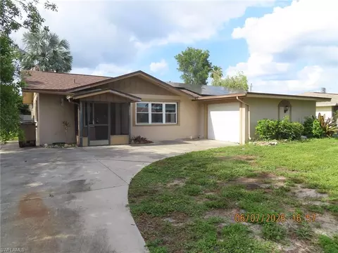 521 SE 35th St, Cape Coral, FL 33904