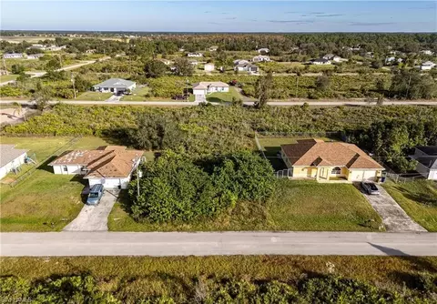 2710 69th St W, Lehigh Acres, FL 33971