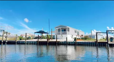 3673 Dewberry Ln, Saint James City, FL 33956