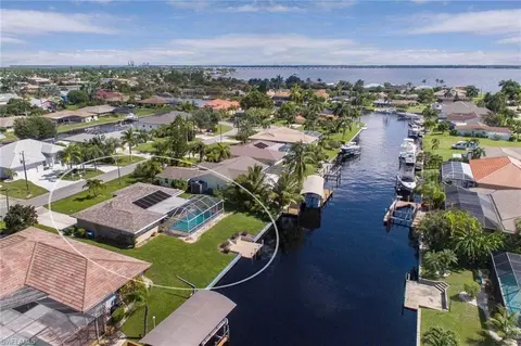 2022 SE 29th Ln, Cape Coral, FL 33904