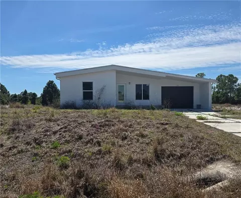 2913 34th St SW, Lehigh Acres, FL 33976