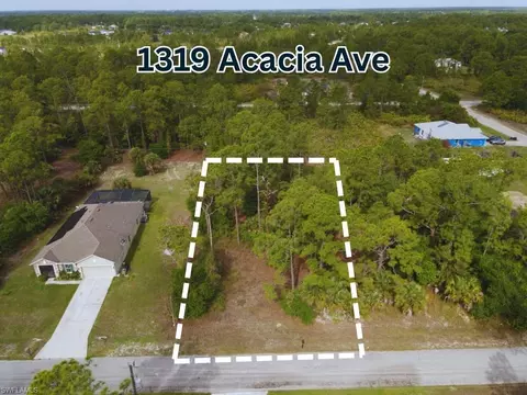 1319 Acacia Ave, Lehigh Acres, FL 33972