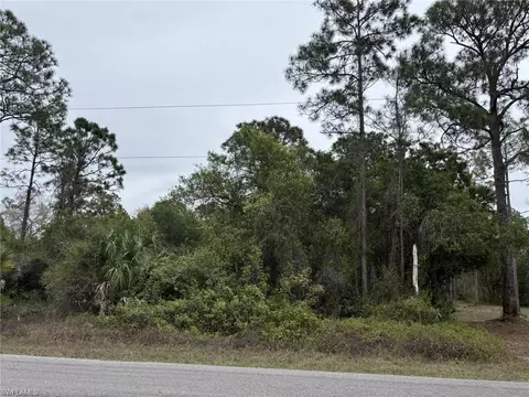 1616 8th Ave, Lehigh Acres, FL 33972